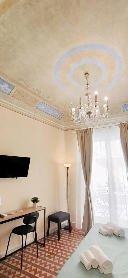 Domus Maqueda Bed & Breakfast Palermo Exterior photo