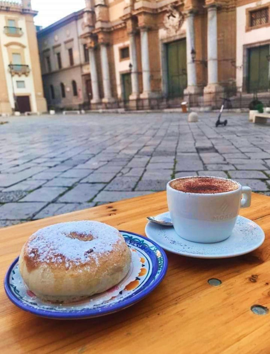 Domus Maqueda Bed & Breakfast Palermo Exterior photo